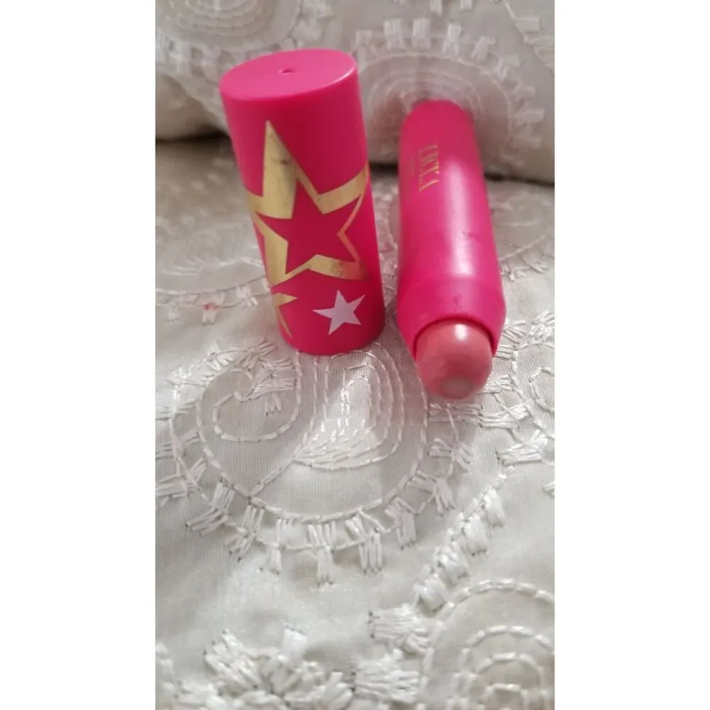 The L.W.Y.A. by Kim Gravel Balm Bae Center Core Lip Balm in 
